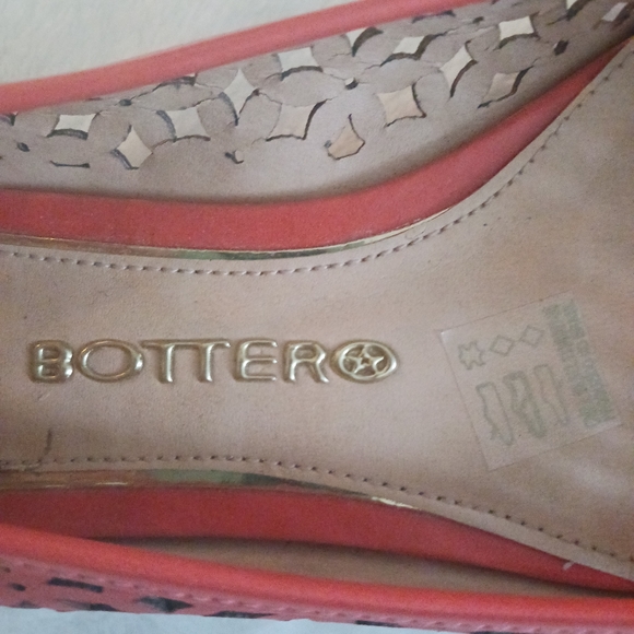 Bottero • Women's Orange Brazilian Laser-Cut Pointy Toe Leather Ballet F… - Picture 7 of 11